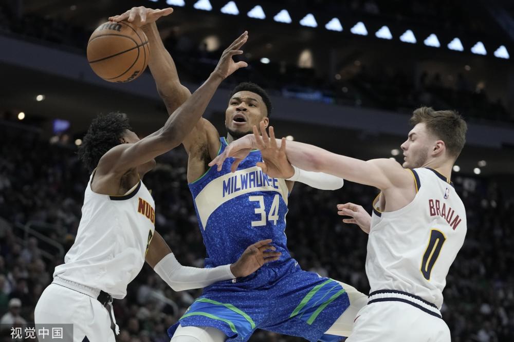 后卫位置上 后卫位置上